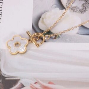 💎High-end Luxury Clover Pendant/ Mother Pearl & OT Clasp Shell 5-Petal Necklace